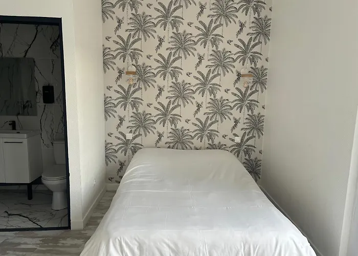 Hotel De La Gare-les Floralies *